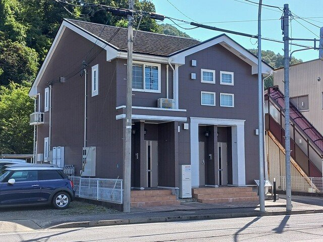 イースト．ウィング