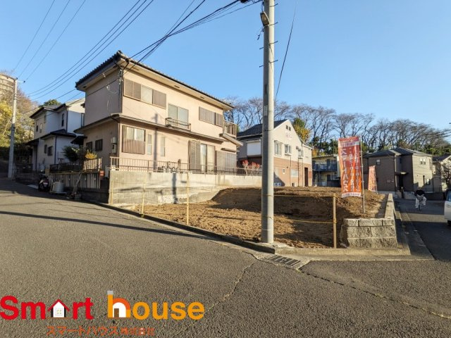 相模原市南区新戸　売地1区画の前面道路含む現地写真