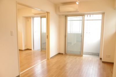 【子供部屋】 | フェリークス院内 | エアコン２台付！！　照明はかわいいスポットライト