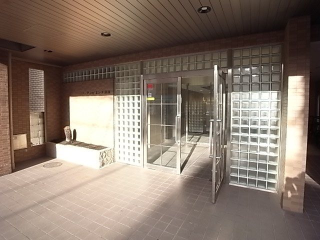 アスライフ湊川公園のエントランス