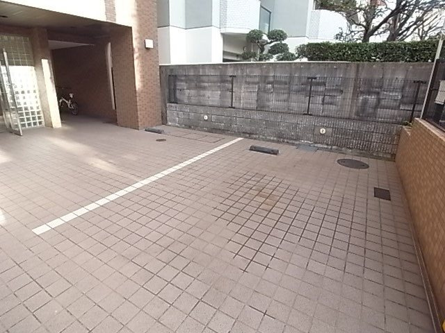 アスライフ湊川公園の外観