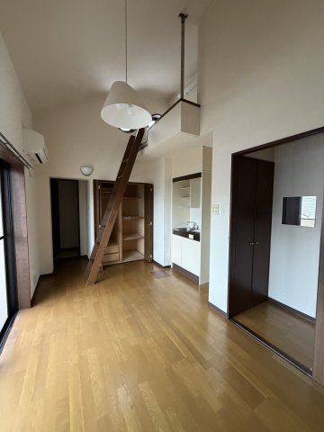 シャルマンフジ須磨壱番館の居間・リビング