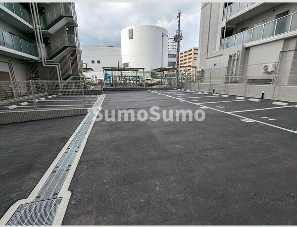 エスリード大阪デュアルゲートの駐車場|駐車場完備です