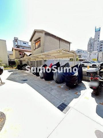 プレサンス塚本駅前の駐車場|駐車場です