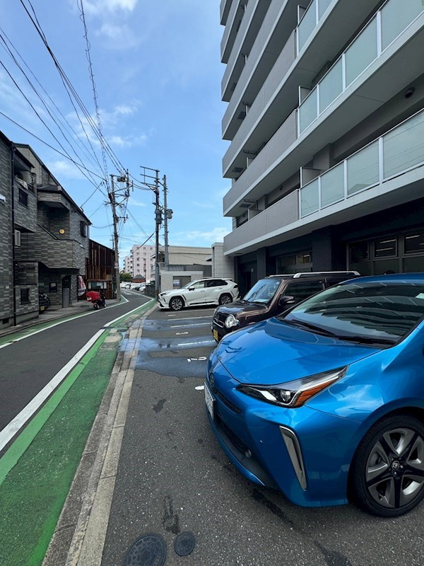 Legend大学通りの駐車場