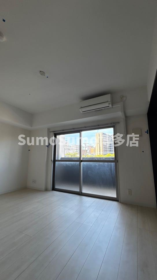 レフィナード博多の居間・リビング