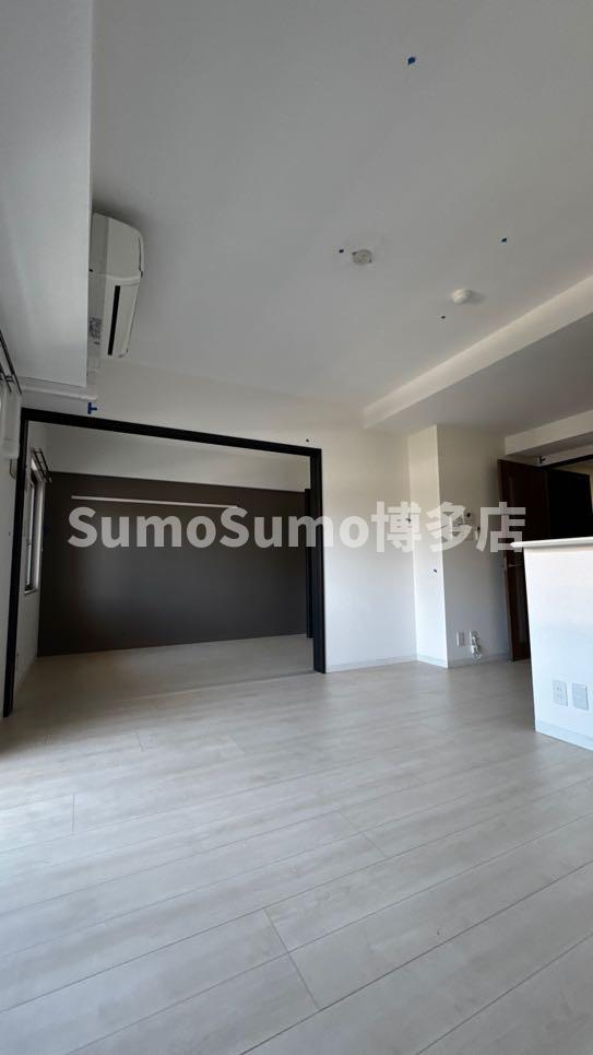 レフィナード博多の居間・リビング