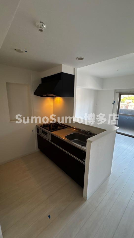 レフィナード博多のキッチン