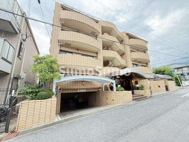 ベルレーブ本山の外観