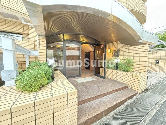 ベルレーブ本山のエントランス