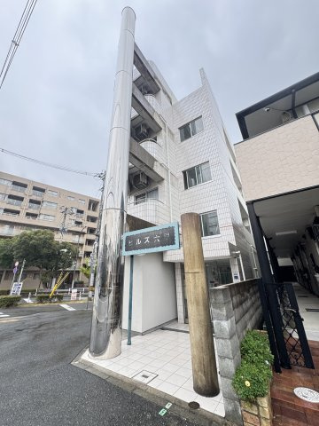 ヒルズ六甲の駐車場