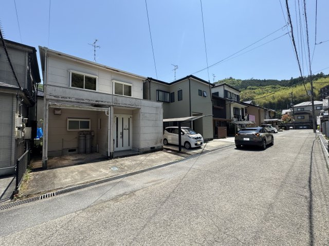 【お庭付き】高知市神田　中古一戸建ての前面道路含む現地写真|閑静な住宅街です☆