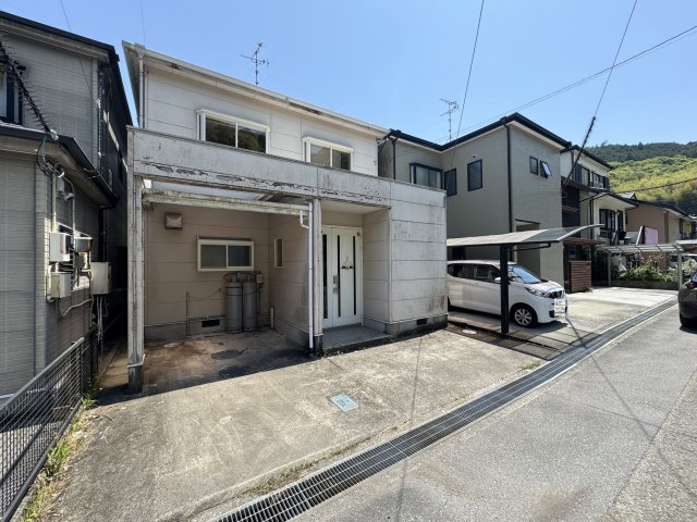 【お庭付き】高知市神田　中古一戸建ての前面道路含む現地写真|駐車スペースもあります☆
