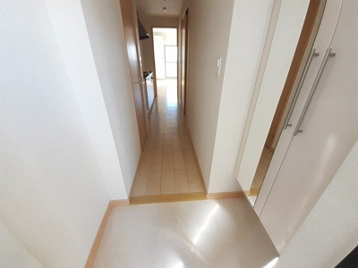 【玄関】 | クレール姫路 | ゆったりとした玄関です