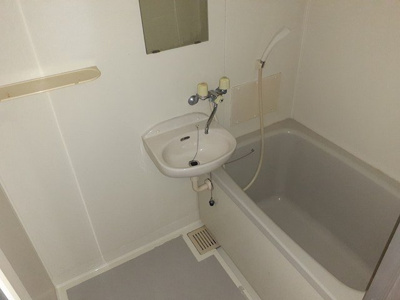 【浴室】 | サンフレッチェ南条Ｂ | 日々の暮らしに欠かせないお風呂です