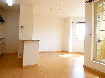 【バルコニー】 | ソレイユ・セタⅡ | 暖かな日差しのふりそそぐバルコニー