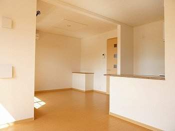 【居間・リビング】 | ソレイユ・セタⅡ | 使いやすい居間です