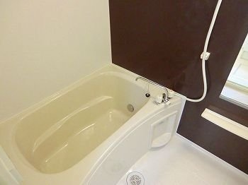 【浴室】 | グランアウローラⅥ | コンパクトで使いやすいお風呂です