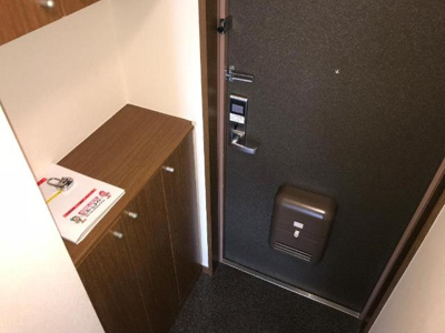 【玄関】 | エスペランス　光 | 吊り戸付きのカウンター下駄箱