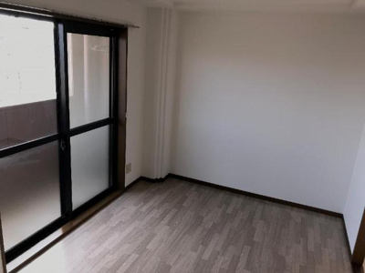 【内装】 | エスペランス　光 | ベランダ側の６帖洋室