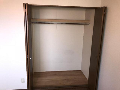 【収納】 | エスペランス　光 | 玄関横の洋室収納　上棚あり