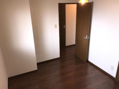 【内装】 | エスペランス　光 | 玄関横の5.8帖洋室