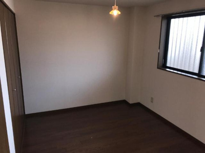 【内装】 | エスペランス　光 | 玄関横の5.8帖洋室