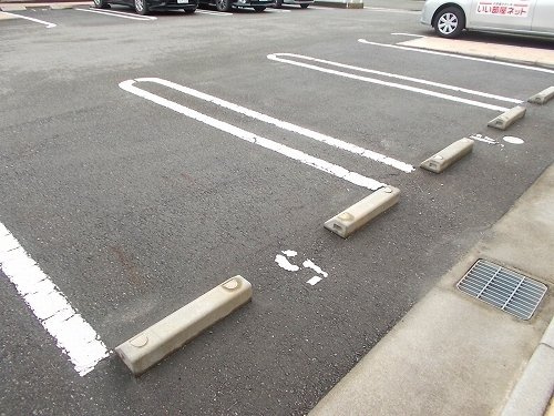 ピクシーズタウンⅠの駐車場