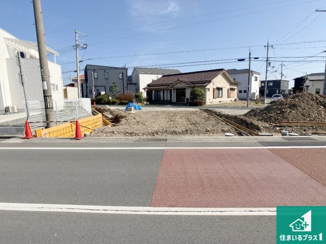 加東市下滝野　第6期　新築一戸建ての外観|周辺は落ち着いた街並みの住宅地！子育てがしやすい住環境です！まだ未完成ですが、現地でしかわからない事もございます。是非一度ご覧ください。