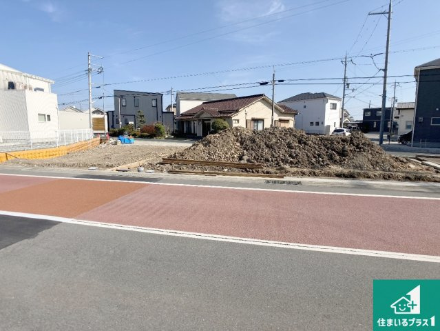 加東市下滝野　第6期　新築一戸建ての外観|周辺は落ち着いた街並みの住宅地！子育てがしやすい住環境です！まだ未完成ですが、現地でしかわからない事もございます。是非一度ご覧ください。