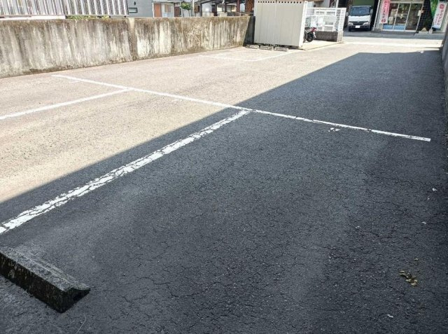 【駐車場】