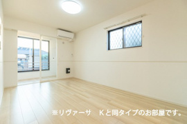 こちらのリビングで趣味の時間をお楽しみください