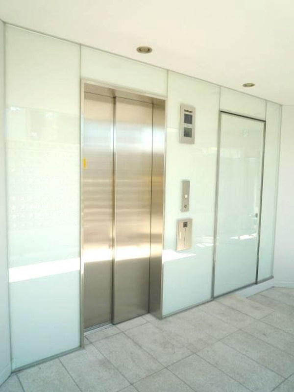 Ｆ－ＦＬＡＴ三軒茶屋のエントランス