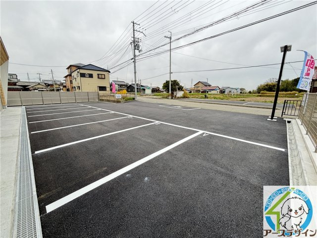 魚住町長坂寺平屋テナントの駐車場