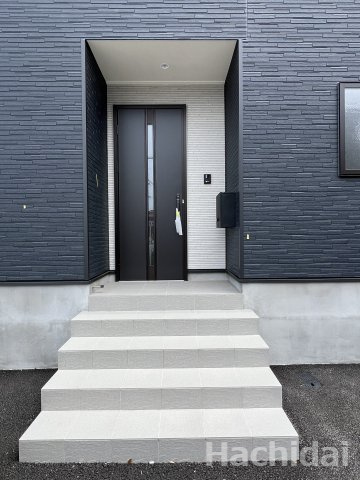 碧南市汐田町第1　新築住宅＜1号棟＞のエントランス