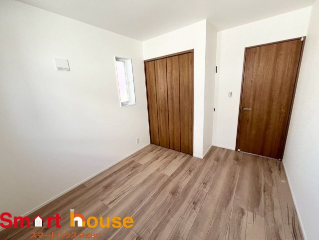 相模原市緑区東橋本　新築全12棟の洋室|家族一人ひとりの大切なプライベート空間。趣味に合わせて使って頂けるようシンプルに仕上げてあります。暮らし心地を大きく左右する収納を、適材適所に配置し使い勝手を考慮しました。