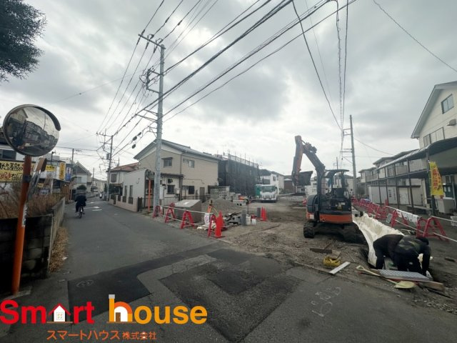 相模原市南区若松　建築条件無し売地全8区画の前面道路含む現地写真