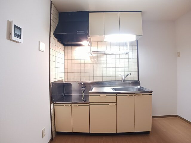 【キッチン】 | ロイヤル朋Ⅱ | キッチンでお料理をお楽しみください