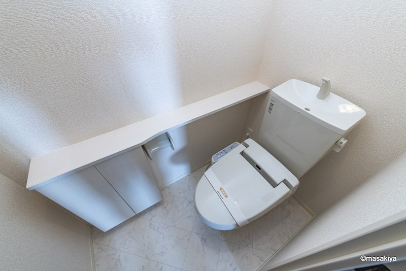 レザン・ガーデンのトイレ|トイレ　ウォシュレット付き。