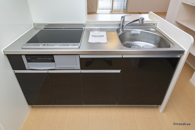 レザン・ガーデンのキッチン|カウンターキッチン　IHクッキングヒーター付