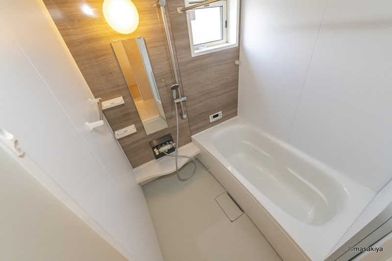 レザン・ガーデンの浴室|お風呂　一坪タイプで広々です。