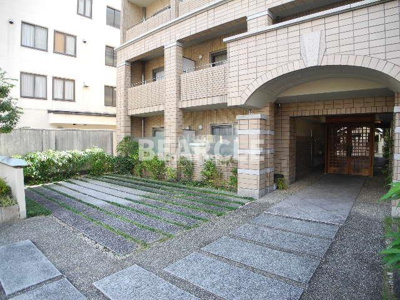 【エントランス】 | 御所北エクセル三宅 | 落ち着いたエントランスです