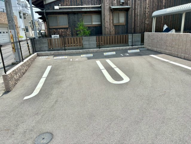 リバーテラスⅡの駐車場