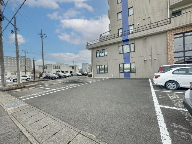 【駐車場】