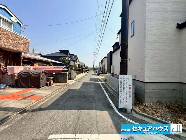 【同施工物件】愛知県知多市八幡字深山口　全2棟の前面道路含む現地写真|事前予約にて現地ご見学いただけます！お気軽にお問い合わせください♪
■株式会社　セキュアハウス■
住宅ローンに強く、知識、経験豊富なスタッフ在籍
お客様に寄り添い、ご成約後もサポート致します♪