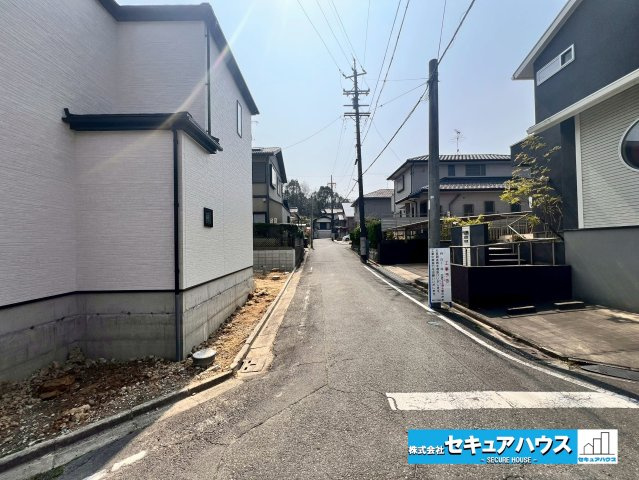 【同施工物件】愛知県知多市八幡字深山口　全2棟の前面道路含む現地写真|事前予約にて現地ご見学いただけます！お気軽にお問い合わせください♪
■株式会社　セキュアハウス■
住宅ローンに強く、知識、経験豊富なスタッフ在籍
お客様に寄り添い、ご成約後もサポート致します♪