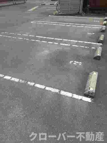 サンレミ真時Ⅱの駐車場