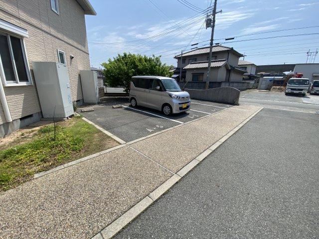 アパーゼ英賀 A棟の駐車場