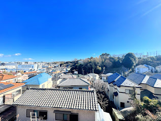 【展望】 | ◆横浜市緑区上山　未使用戸建A号棟◆ | ◆気持ちのいい空が見渡せる広いバルコニー。爽やかな風を感じて、心躍る素敵な暮らしがはじまります。通風・採光にも優れ、心地よい光と風があふれています♪