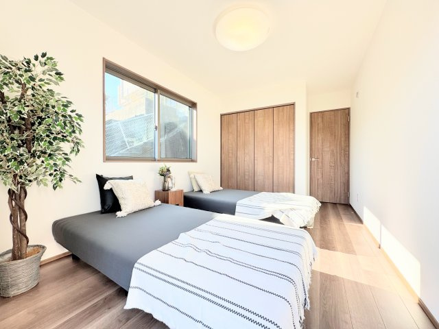 【洋室】 | ◆横浜市緑区上山　未使用戸建A号棟◆ | ◆毎日使う場所だから、機能的で使いやすさに配慮したパウダールーム。すっきりと使えるように収納も豊富にご用意しています。